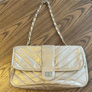 Women's Gold Quilted Faux Leather Shoulder Purse Gold‎ Chain Strap
